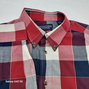 Roundtree & Yorke Men's L Large Red Plaid Wrinkle Free Button Down Shirt